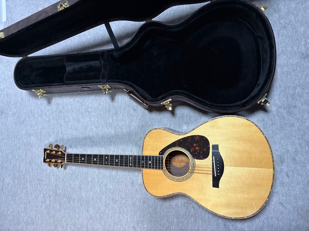 まみ。アコースティックギター ヤマハLS36 ハードケース付き