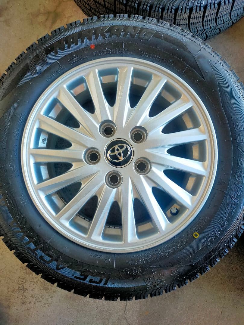 ⑭15インチ スタッドレスタイヤ 純正アルミホイール４本セット１９５/６５Ｒ１５