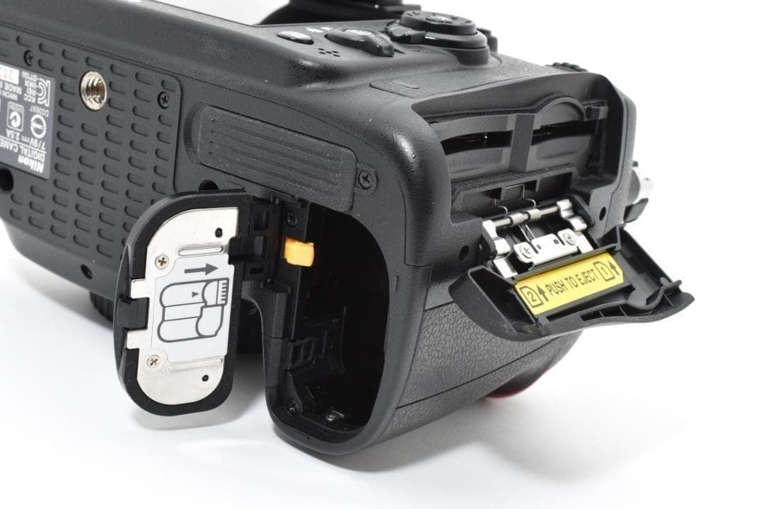 Nikon ニコン D7100 レンズキット デジタル一眼カメラ