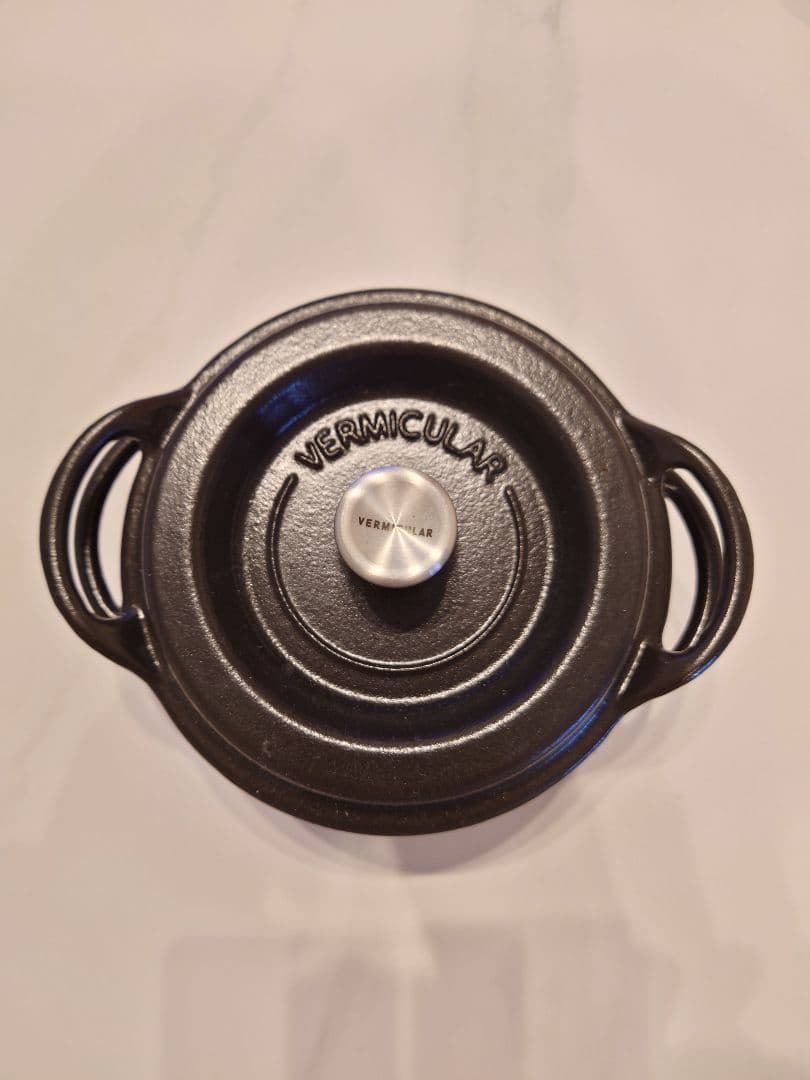 【新品未使用】VERMICULAR オーブンポットラウンド14cm