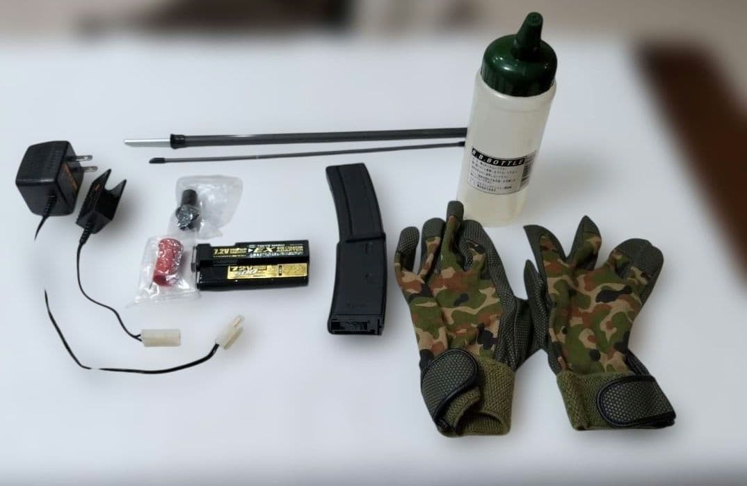 東京マルイ MP7A1 電動コンパクトマシンガン 充電器　バッテリー付