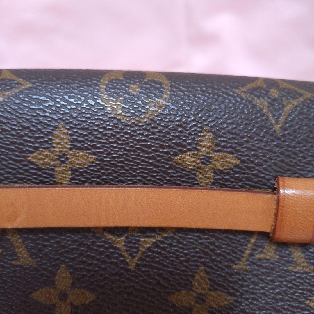 Louis Vuitton ボディバッグ ダークグリーン