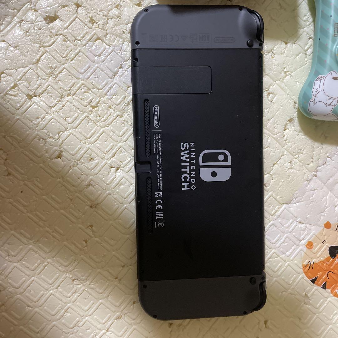 Switchブラックです。