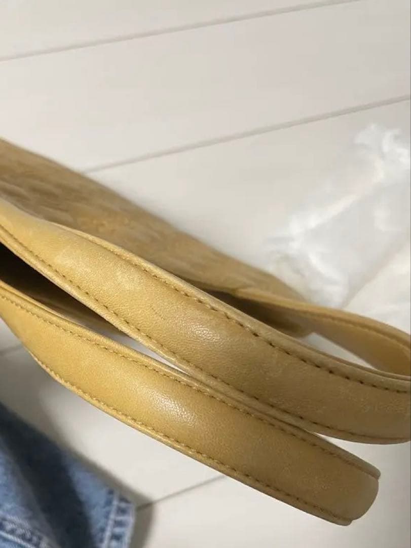 CHANEL エンボス トートバッグ ベージュ