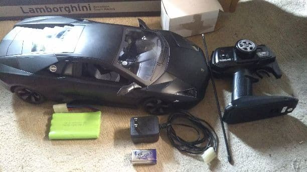 ランボールギーニ ラジコン 十分の一スケール