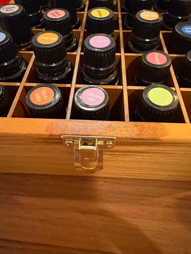 むっちゃん専用！エッセンシャルオイルセット ウッドボックス、ディフューザー付き