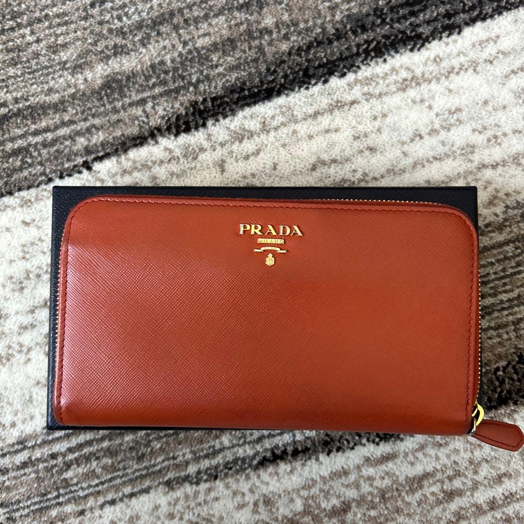 PRADA 長財布　今月まで‼️