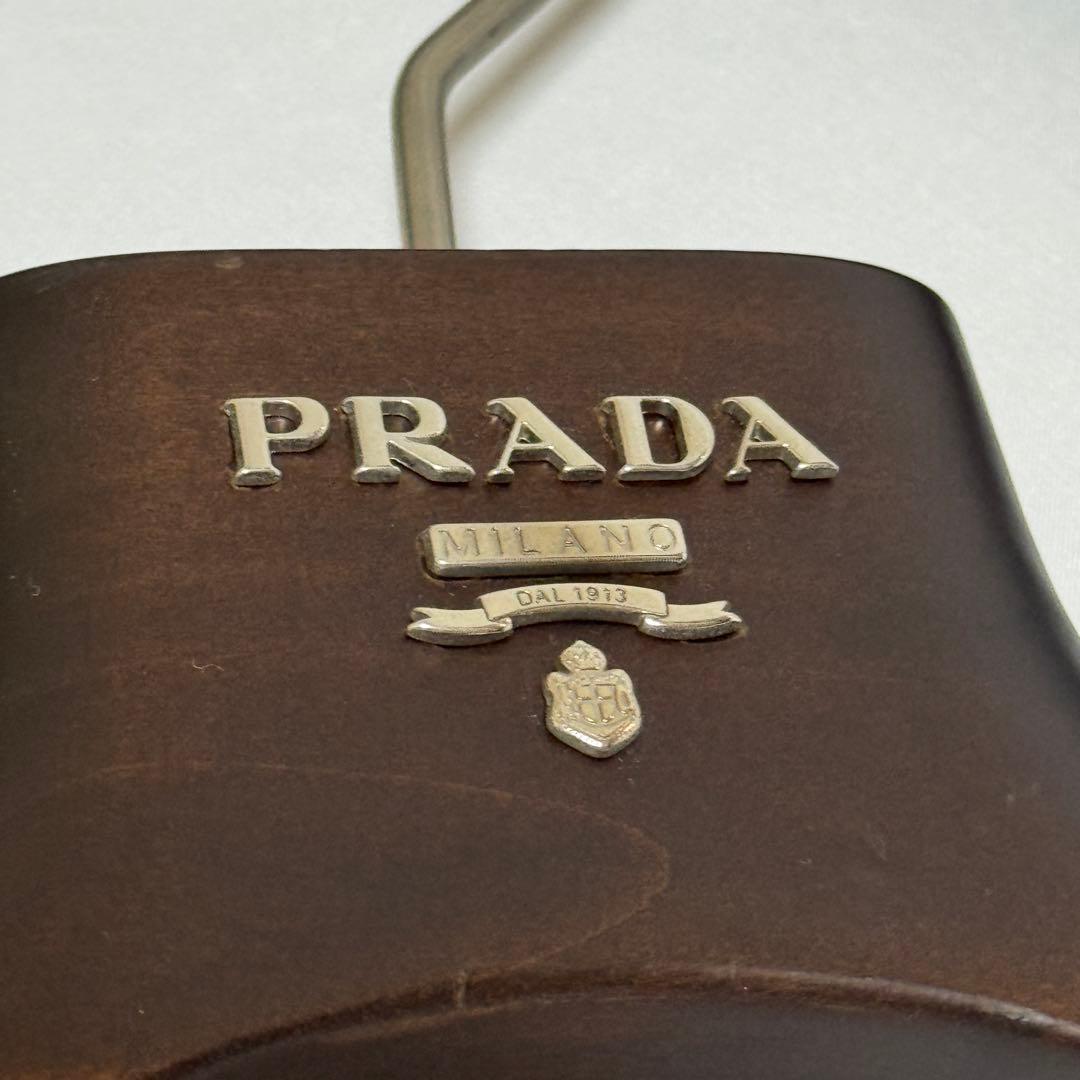 PRADA プラダ コートハンガー 非売品 木製ハンガー　2本