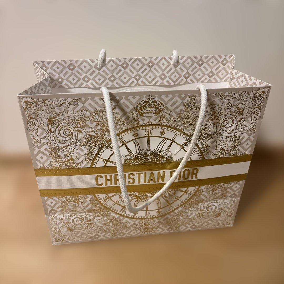 DIOR クリスマスコフレ2024 ビューティ&ケアセット　ショッパー付