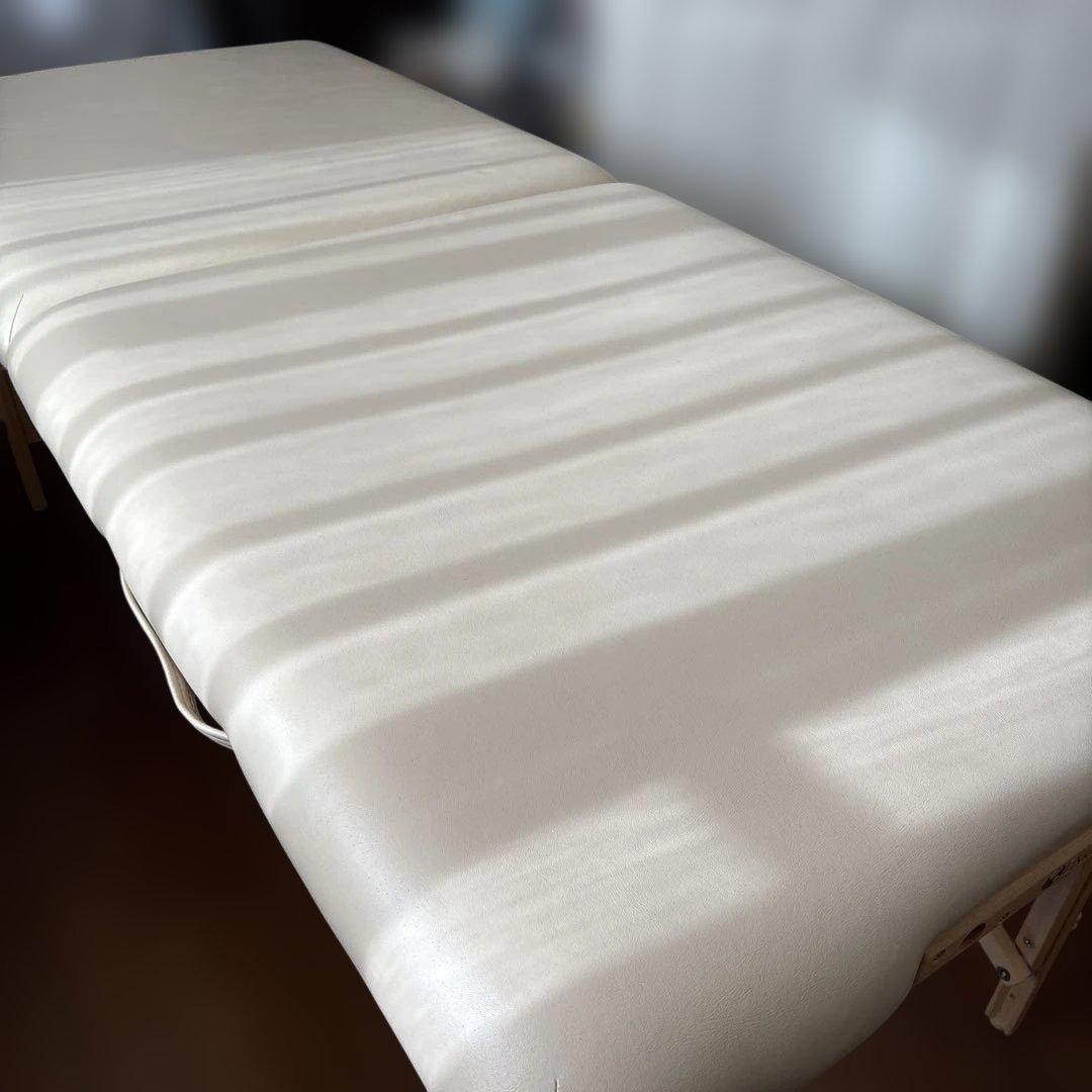 EARTHLITE社 折りたたみ施術用ベッド 米国製 エステ マッサージ