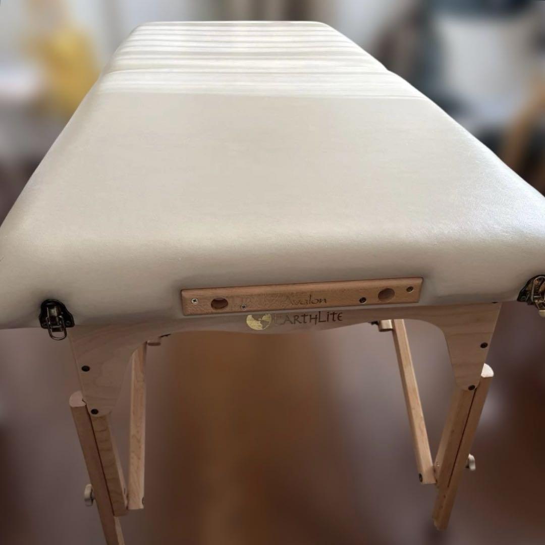 EARTHLITE社 折りたたみ施術用ベッド 米国製 エステ マッサージ