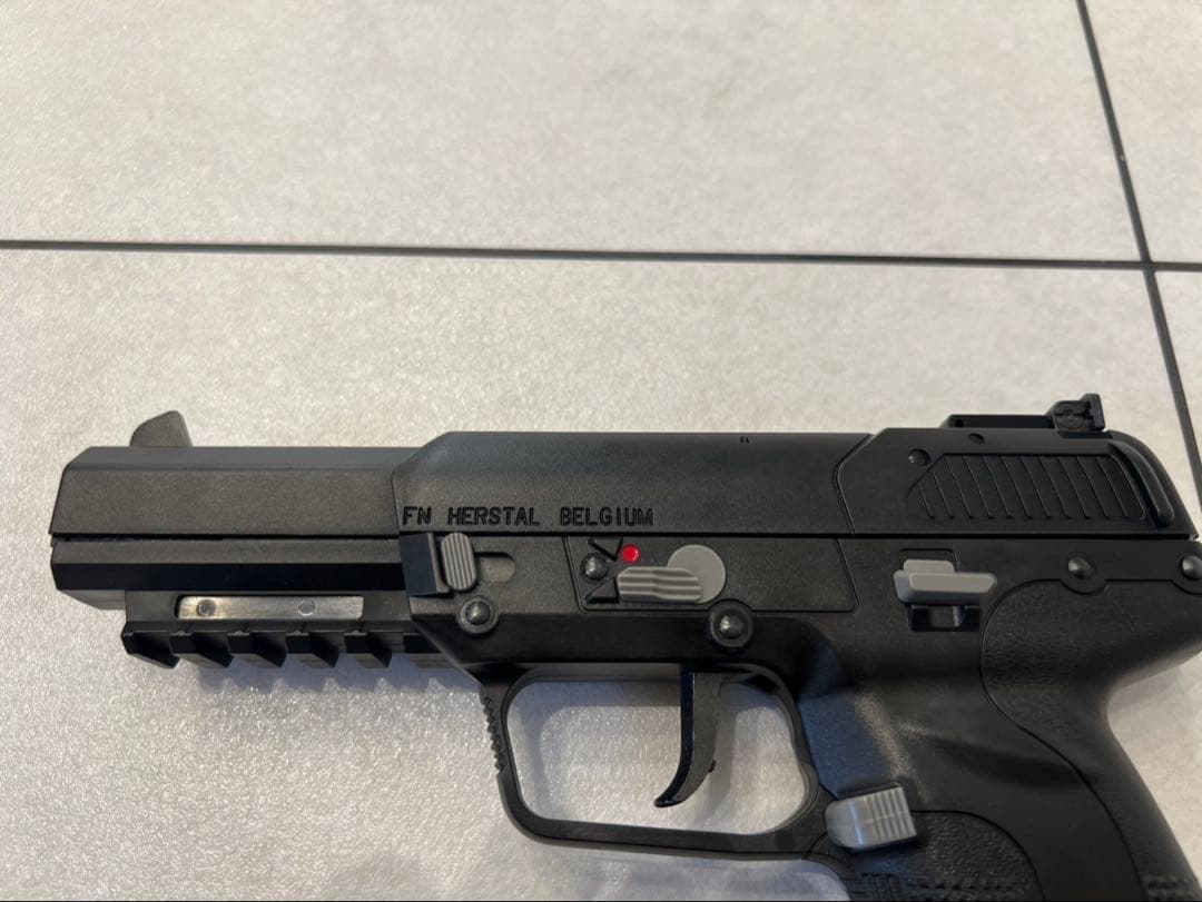 マルシンCO2ガスガン FN Five-seveN