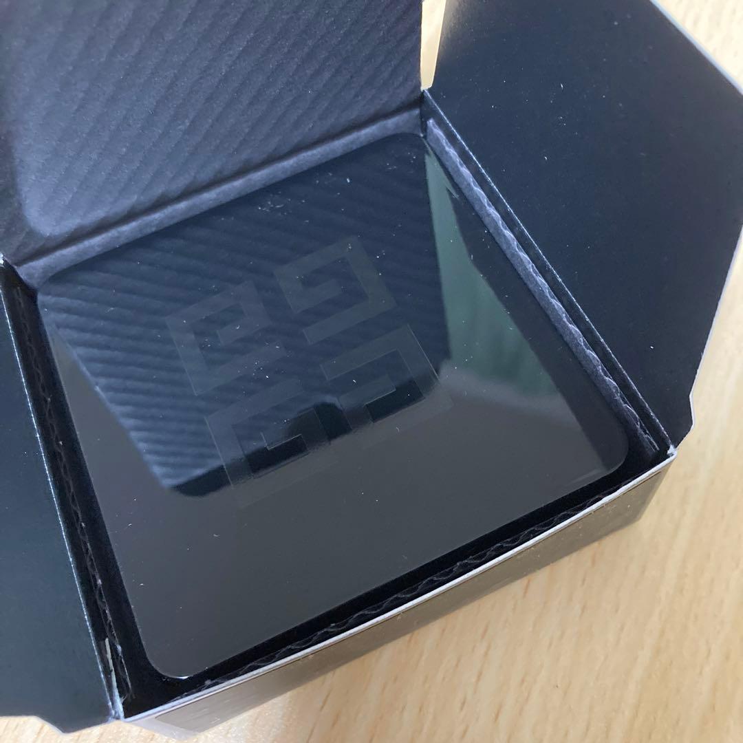 GIVENCHY ソワン　ノワール　UVコンパクト　　新品未使用