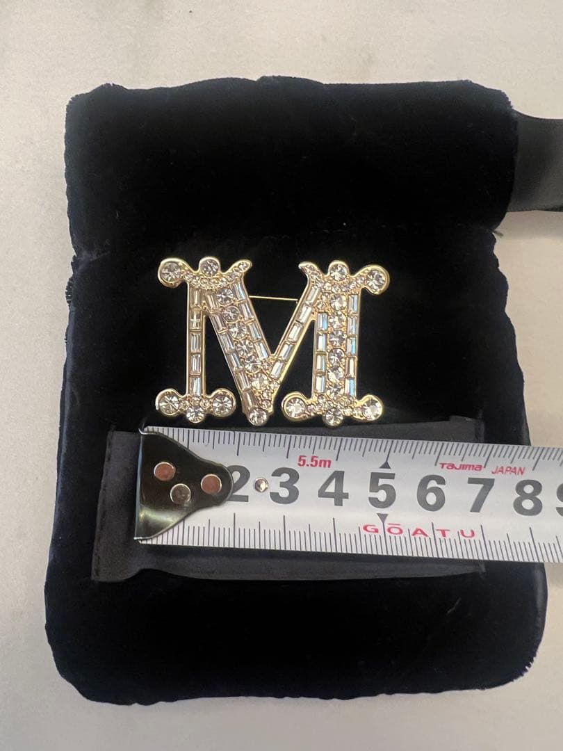 MAX MARA クリスタル ブローチ OPホワイト