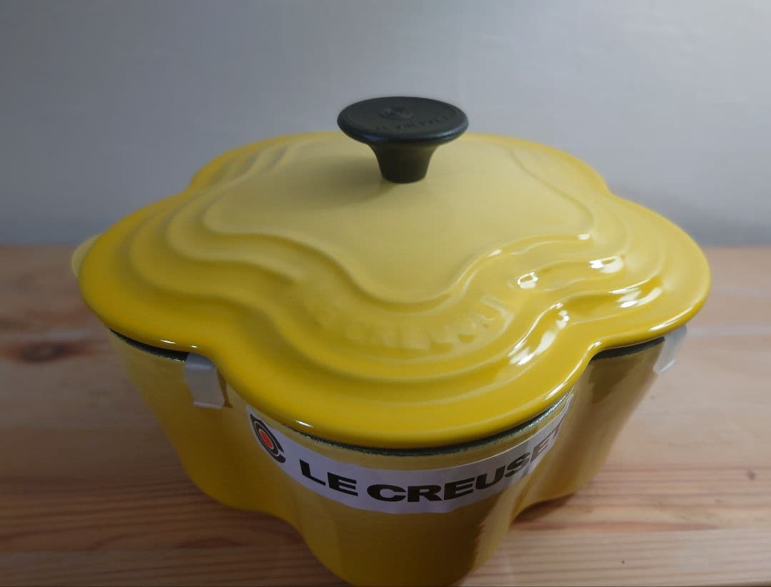 ミ*）様 【新品/送料無料】ル・クルーゼ　ココットフルール　 ソレイユイエロー