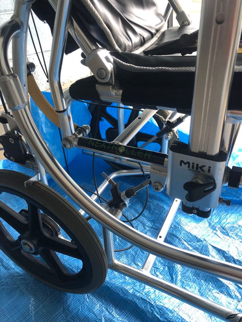 (送料込み)リクライニング　車椅子 MiKi NEXTROLLER