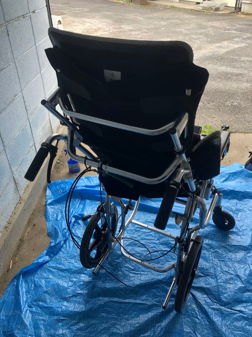 (送料込み)リクライニング　車椅子 MiKi NEXTROLLER