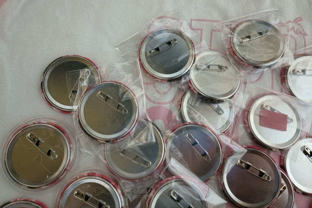 すとぷり　莉犬　缶バッチ　すとめも10　等身