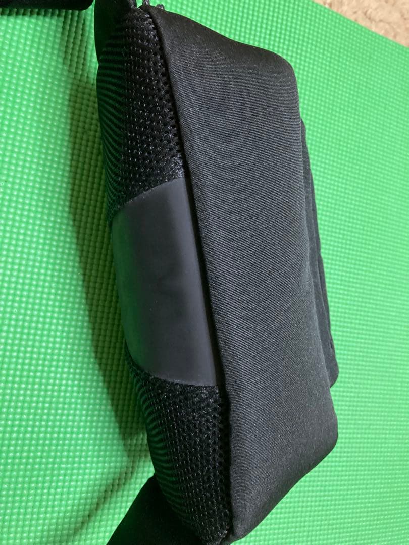 Pomulu ヒップシート ブラック