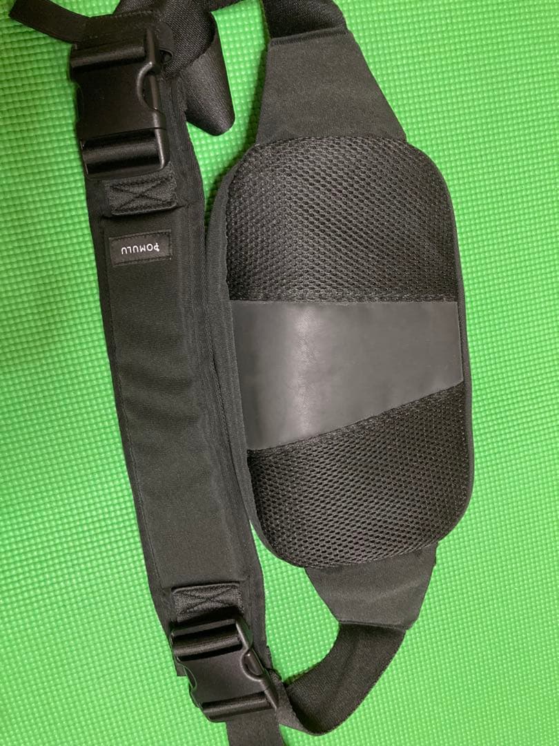 Pomulu ヒップシート ブラック