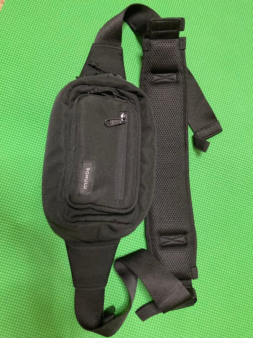 Pomulu ヒップシート ブラック