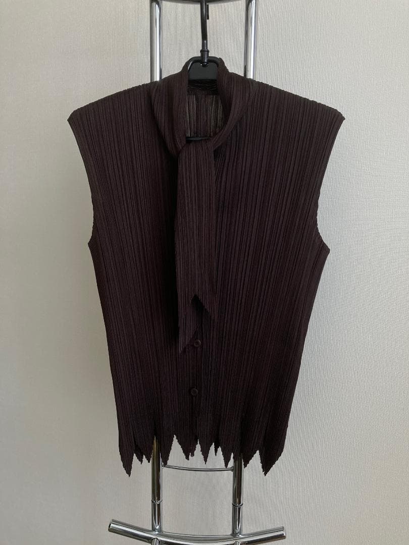 【更にお値下げ】プリーツプリーズ ボタン付ベスト ジレ ダークブラウン