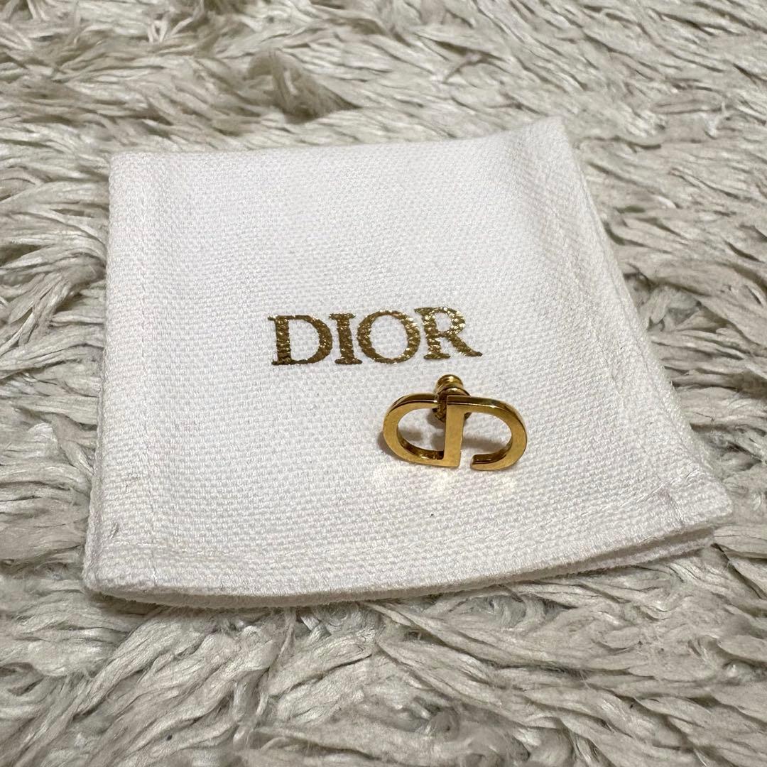 Dior ピアス(片耳)&ピンクサテンシュシュ&ブローチ　ギフトボックス付き