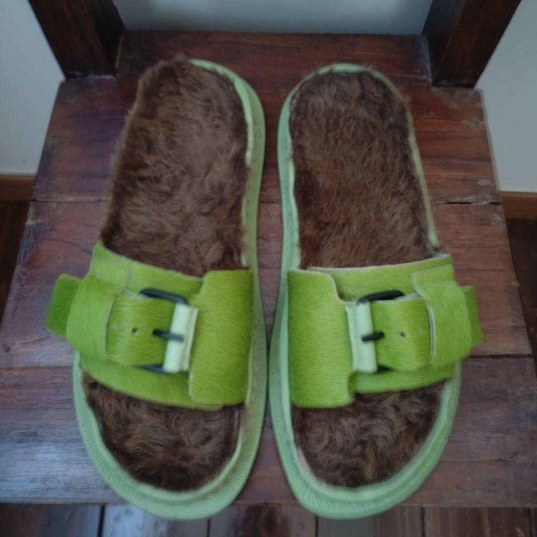 新品未使用！trippenグリーンファーサンダル36