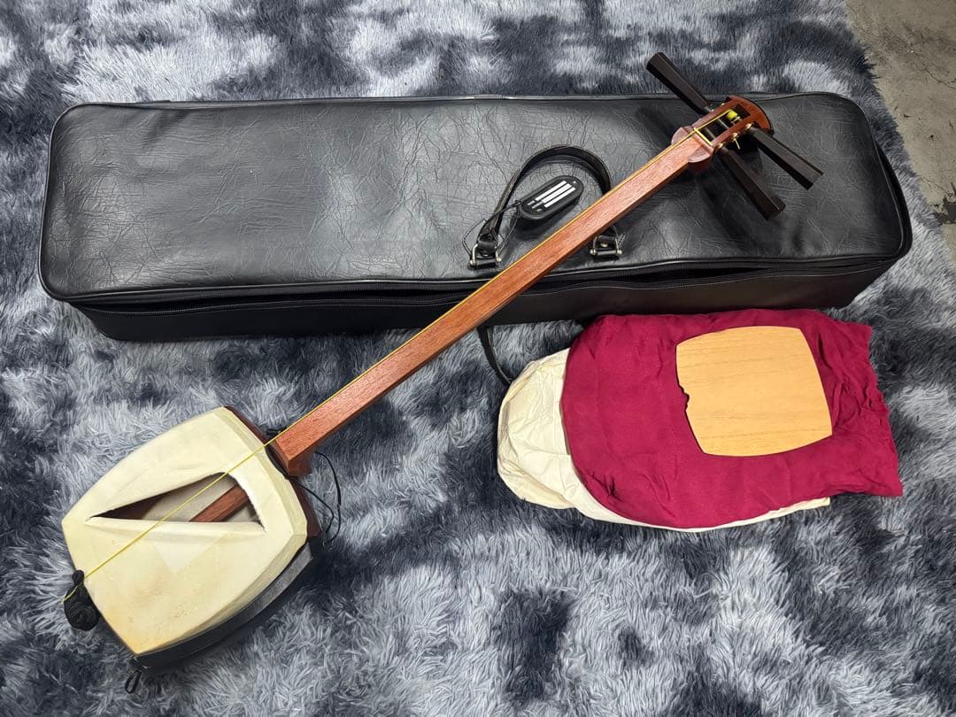 津軽三味線 黒檀糸巻 東さわり　花梨 太棹 丸打胴 和楽器