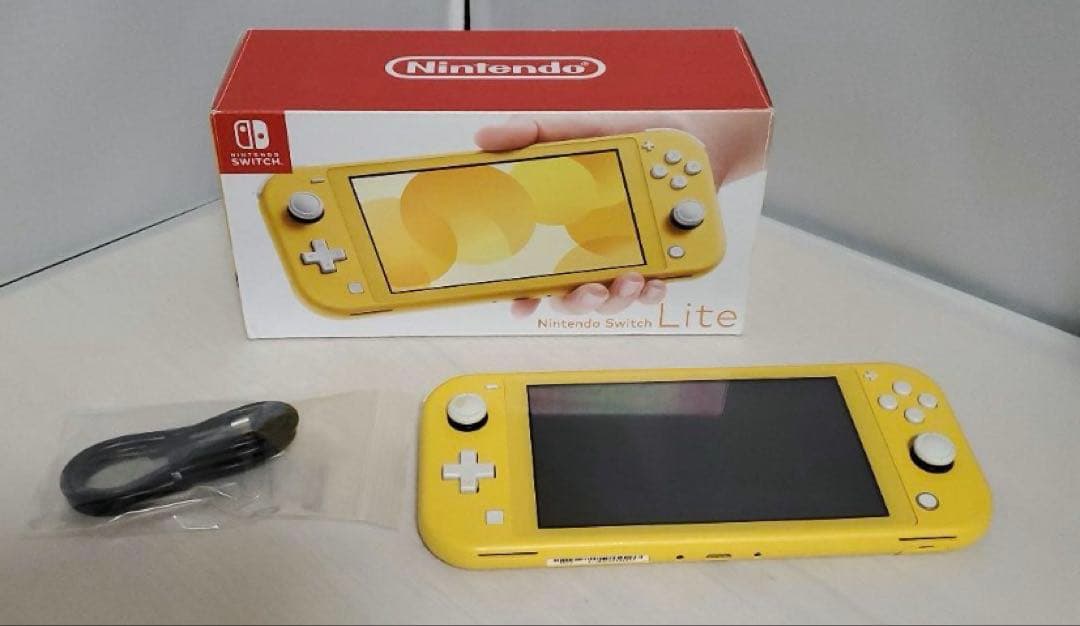 【美品】Nintendo Switch Lite イエロー　フィルムカバー付