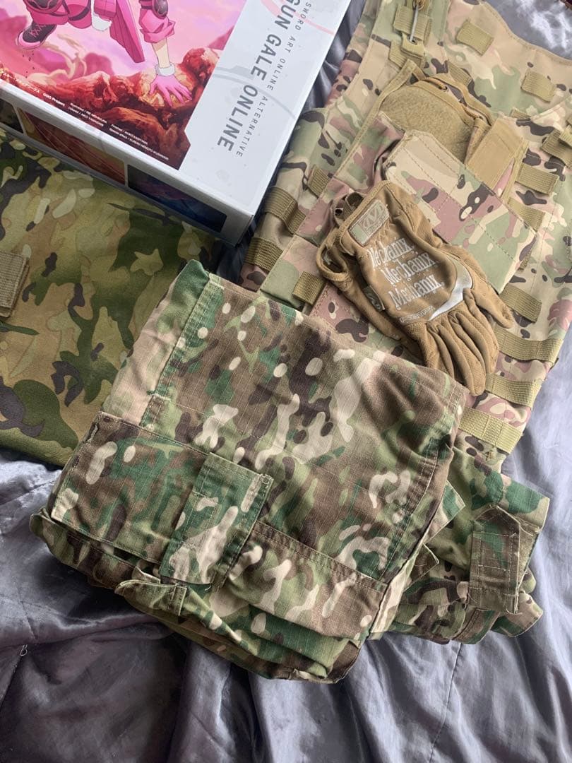 東京マルイ 電動ガン本体 P-90プラス バージョン・レン　マガジンと迷彩セット