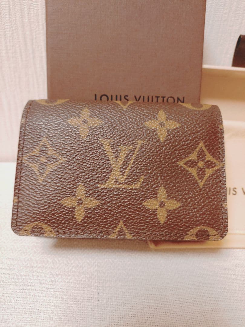 未使用品　ルイ・ヴィトン　名刺入れ