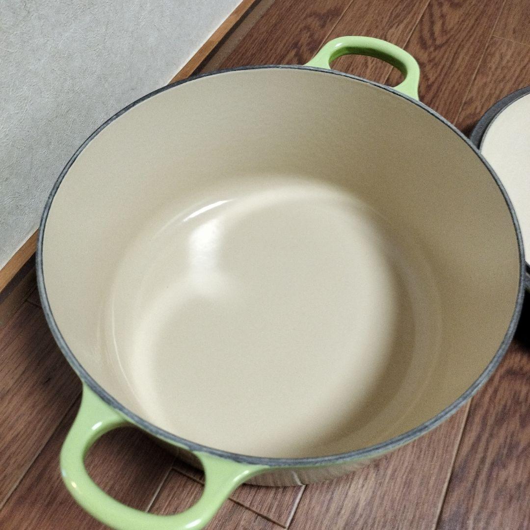 【希少カラー】LE CREUSET 鍋 グリーン　24サイズ