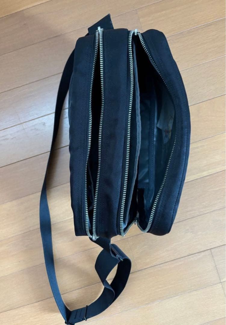 レオ様 ポーター PORTER LIFT リフト ショルダーバッグ ／ブラック