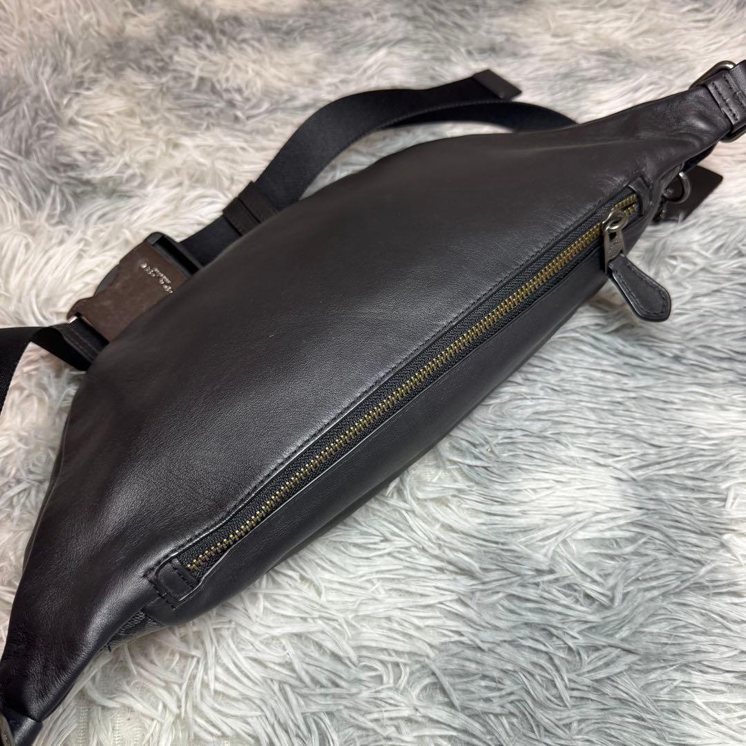 美品 コーチ ボディバッグ ショルダーバッグ クロスボディ 斜め掛け メンズ