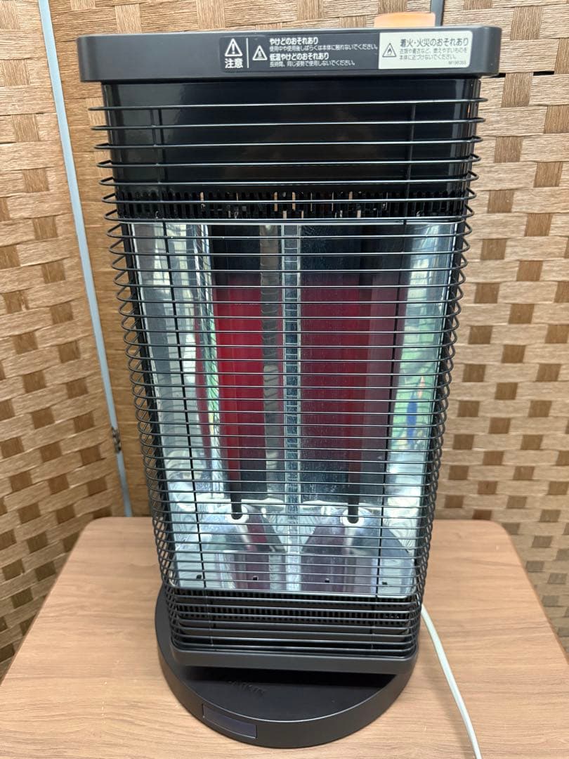 ダイキン 遠赤外線暖房機 セラムヒート ERFT11YS 2021年式