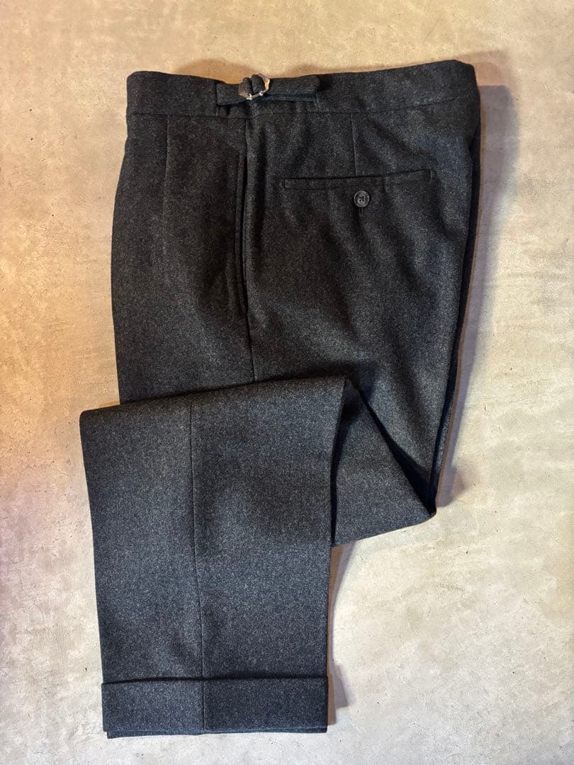 BERNARD ZINS ダークグレー 2プリーツ スラックス フランネル