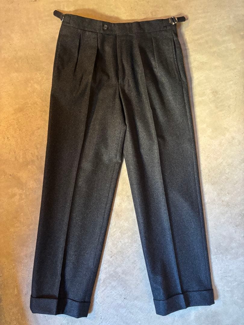 BERNARD ZINS ダークグレー 2プリーツ スラックス フランネル