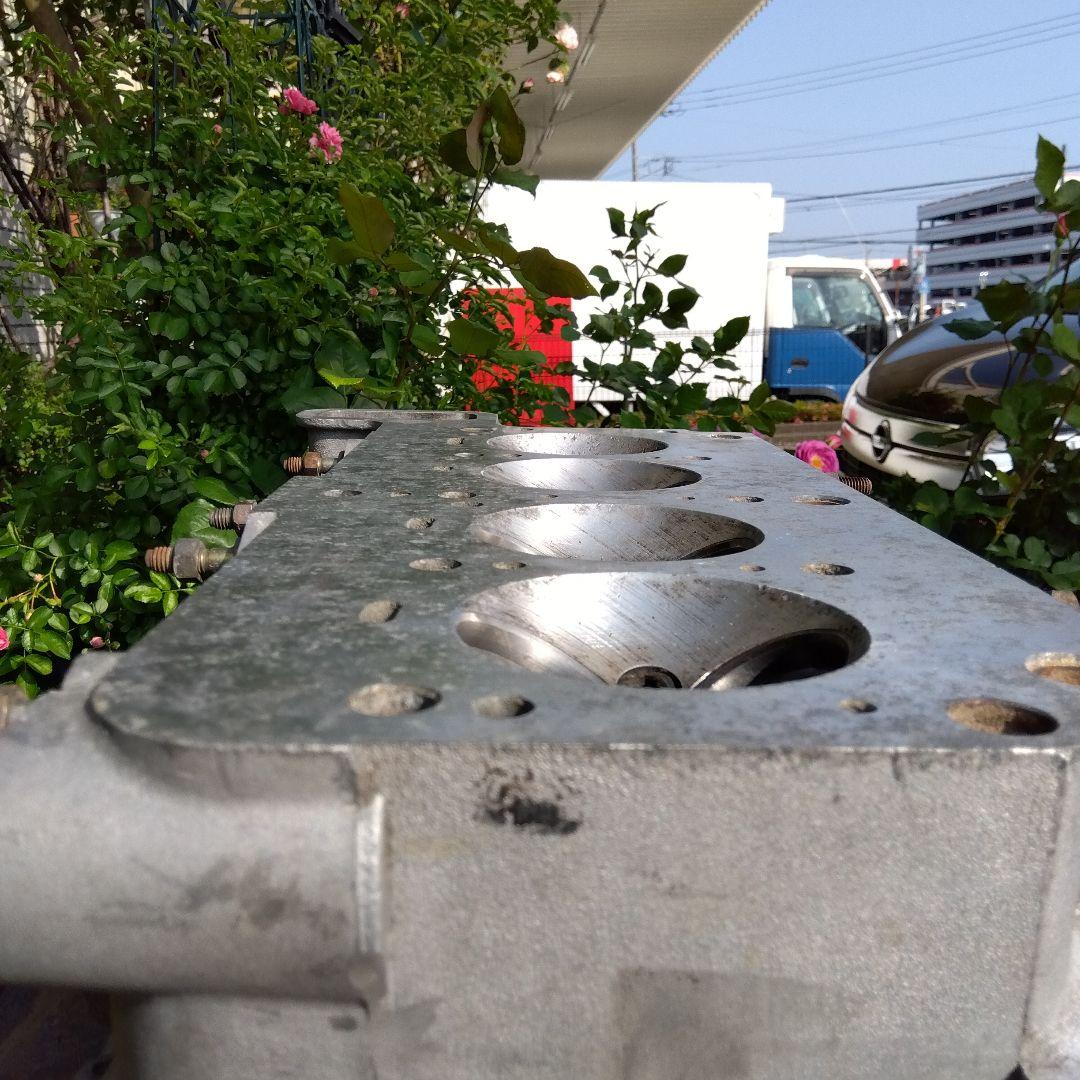 いすゞPFジェミニ シリンダーヘッドとバルブ2本