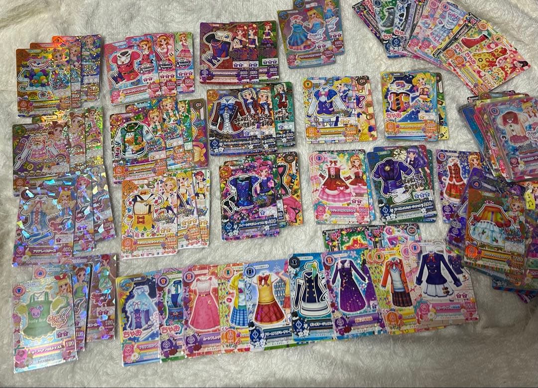 d*3様 アイカツカード 大量 引退品 約140枚以上