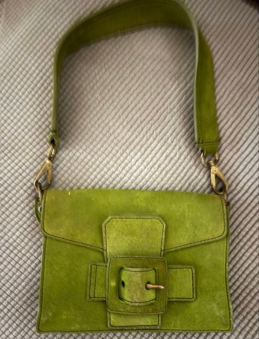 【希少カラー】miu miu レザーショルダーバッグ グリーン イタリア製