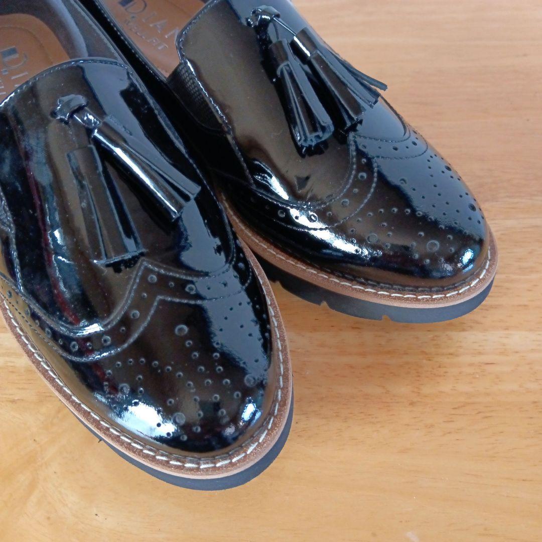 極美品◆DIANA ダイアナ WELLFIT エナメル タッセル ブラック