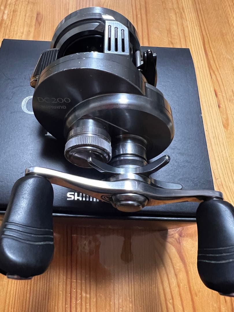 SHIMANO カルカッタコンクエストDC200 リール 本体
