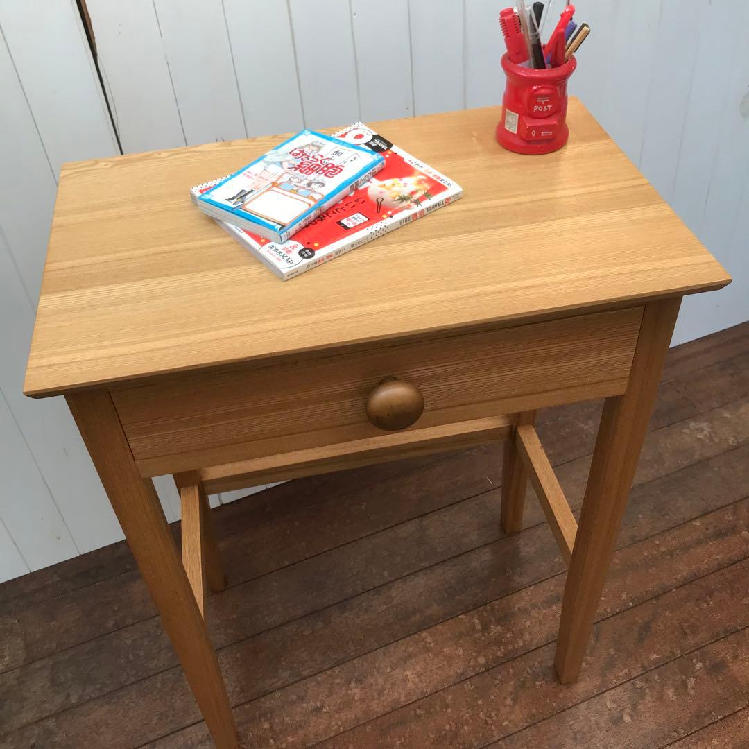 タモ材の机　テーブル