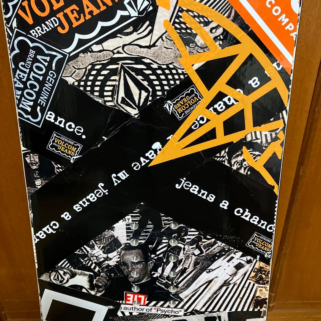 25 非売品　ボルコム volcomスノーボード　板　ボード　ホワイトベース