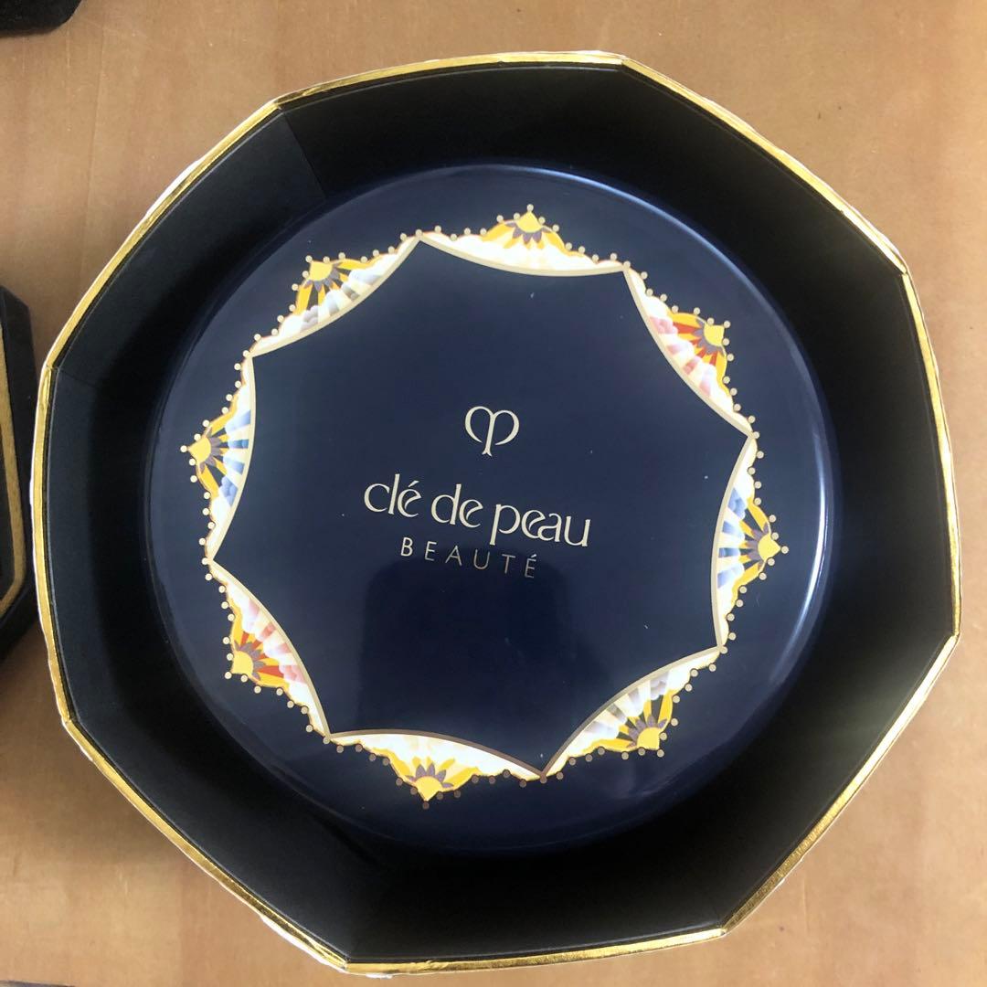 clé de peau BEAUTÉ オクタゴン型ボックス