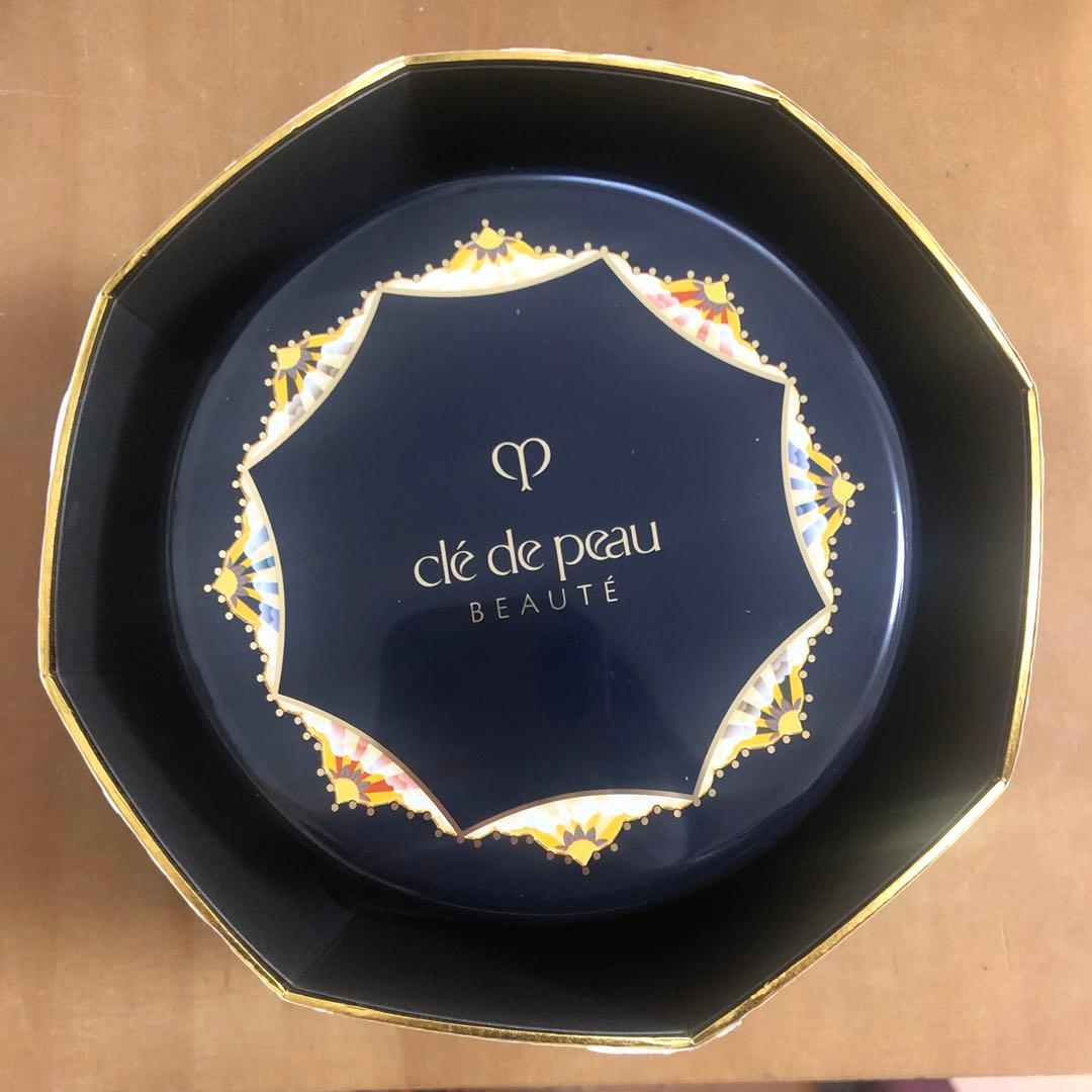 clé de peau BEAUTÉ オクタゴン型ボックス