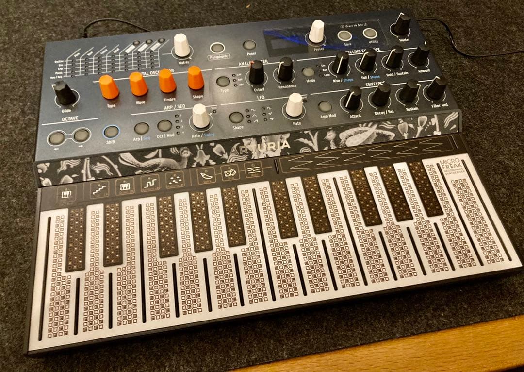 Arturia MicroFreak シンセサイザー 本体