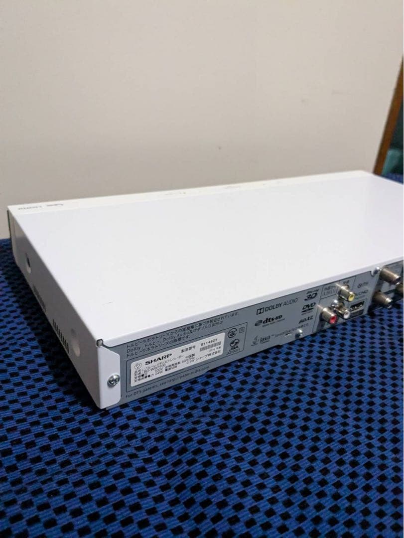 【ラスト値下げ 】SHARP ブルーレイレコーダー リモコン付き　ホワイト