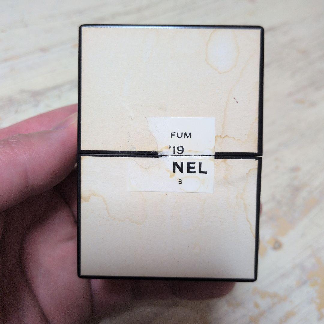 シャネル　19番　中古